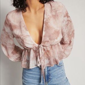 DYNAMITE | Tie-front peplum blouse